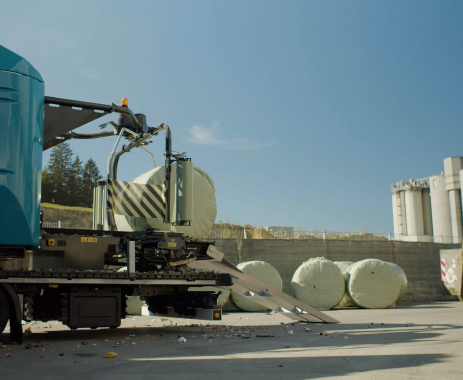 UNSELD_long_vers3.00_02_57_00.Standbild007