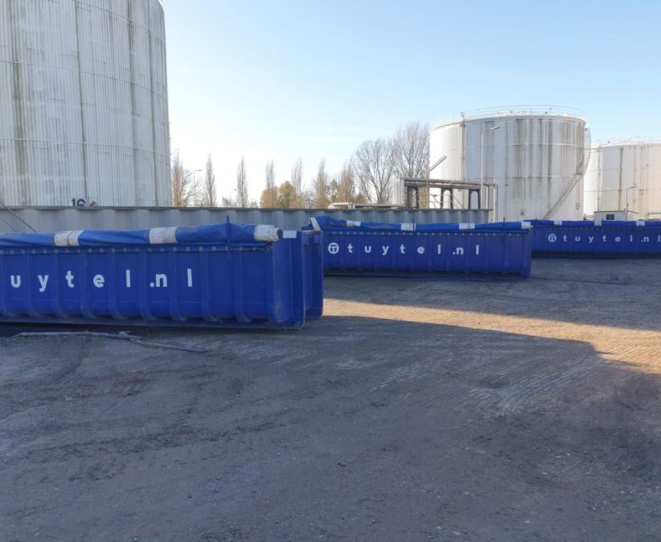 Vloeistofdichte container huren