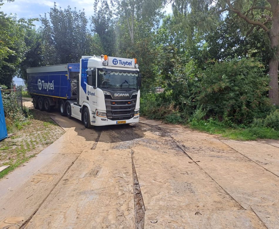 WhatsApp Image 2025-10-15 at 10.53.08