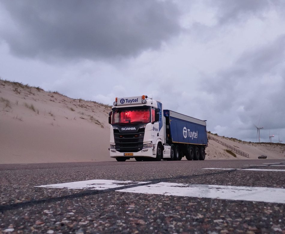 WhatsApp Image 2025-10-15 at 10.53.09 (3)